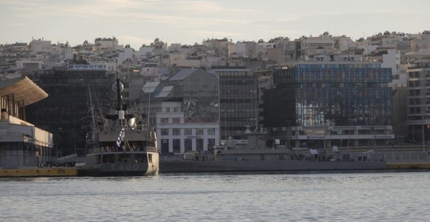 Αναχώρηση Φ/Γ Αιγαίον & Υ/Β Ωκεανός από το λιμάνι του Πειραιά [videos]