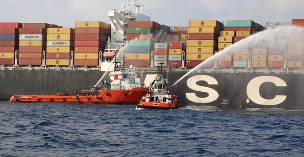 Φωτιά σε containership της MSC ανοιχτά της Σρι Λάνκα (photos)