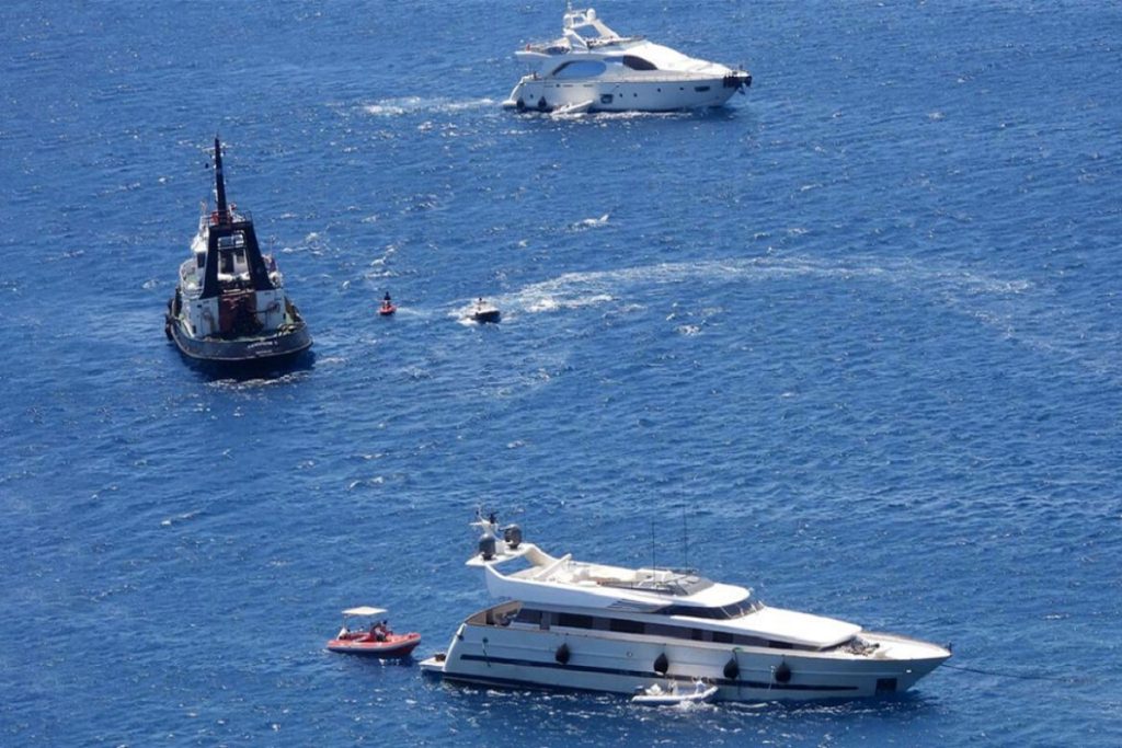 Μύκονος: Υπερπολυτελής θαλαμηγός προσέκρουσε σε ξέρα και κινδυνεύει να βυθιστεί (video)