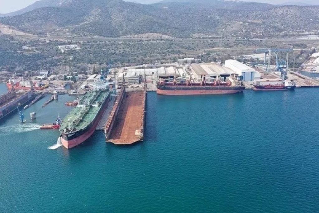 Τέσσερα πλοία επισκευάζονται ταυτόχρονα στα Ναυπηγεία Ελευσίνας (photos)