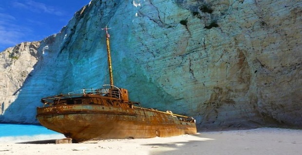 H ιστορία πίσω από το διάσημο ναυάγιο της Ζακύνθου. Πώς ο «Παναγιώτης» βγήκε στην ακτή με τα παράνομα τσιγάρα του