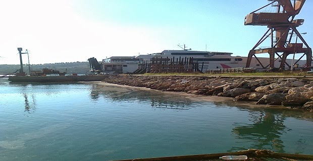 nauphgeia_xalkidas_fwtia_se_krouazieroploio