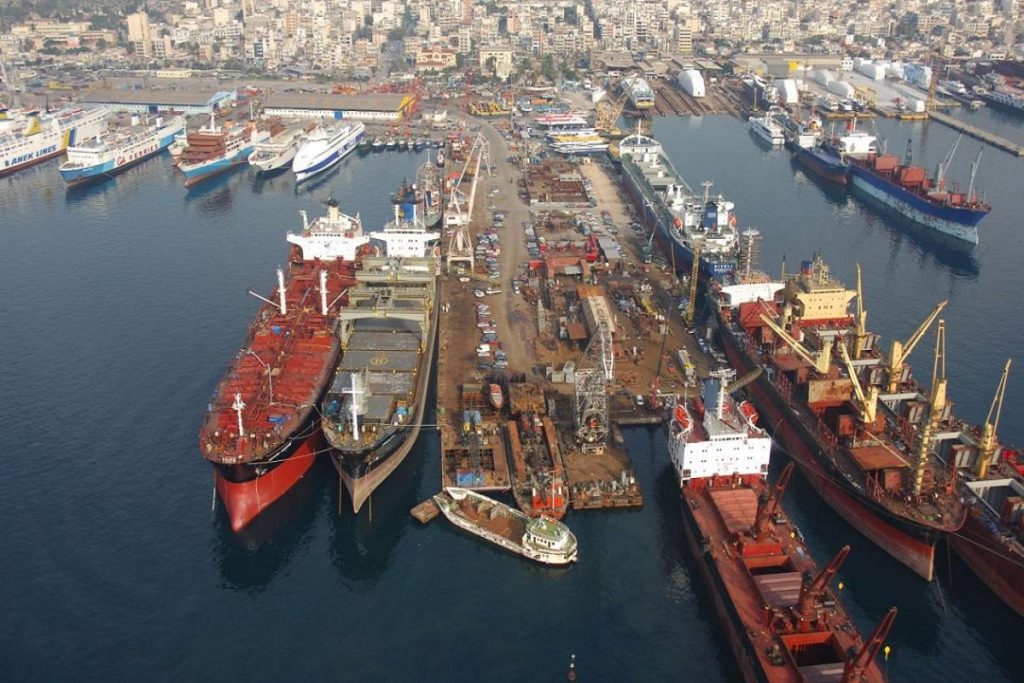Τραυματισμός εργαζόμενου στη ναυπηγοεπισκευαστική ζώνη Περάματος