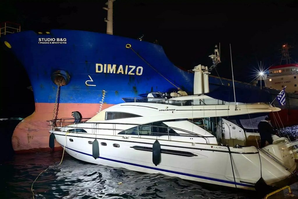 Ναύπλιο: Φορτηγό πλοίο παρασύρθηκε και συγκρούστηκε με σκάφη (video)