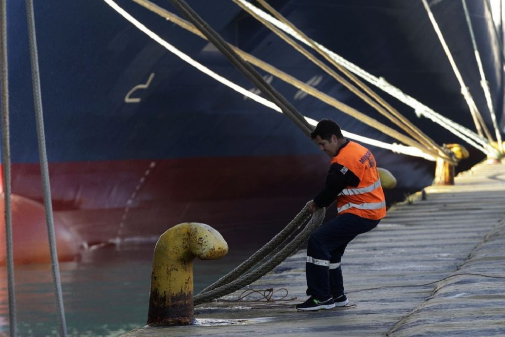Συνεχίζεται το αίσχος των καθυστερήσεων στην καταβολή του επιδόματος covid-19