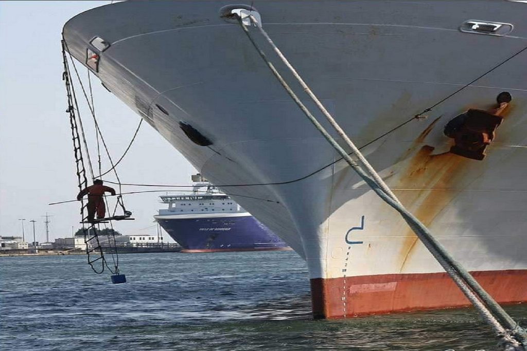Σε πολύ υψηλά επίπεδα παραμένει η ζήτηση για ναυτικούς: 74 πλοία ψάχνουν πλήρωμα καταστήματος