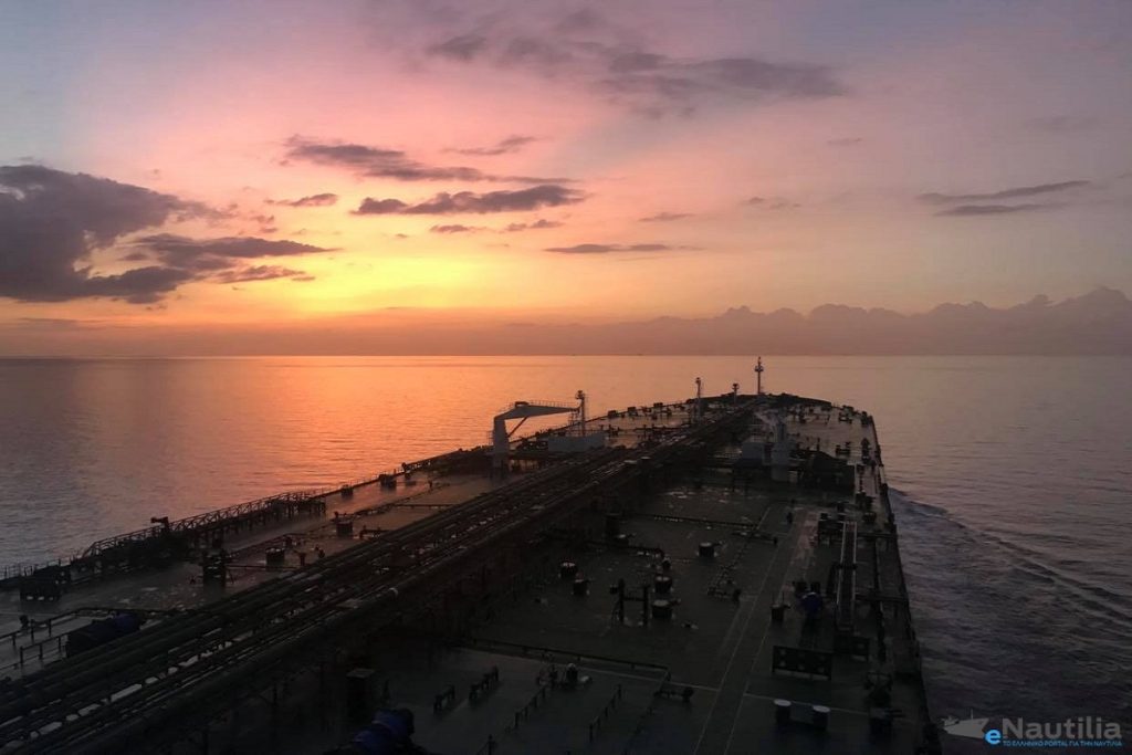 Η κατάληψη των δυο ελληνικών τάνκερ οδηγεί σε νέα σκοτεινά μονοπάτια τη ναυτιλία