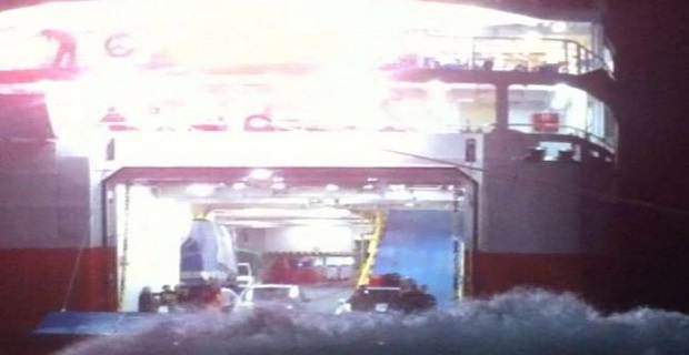 nea_maxi_me_ta_kumata_adamantios_korahs_aktoploia_