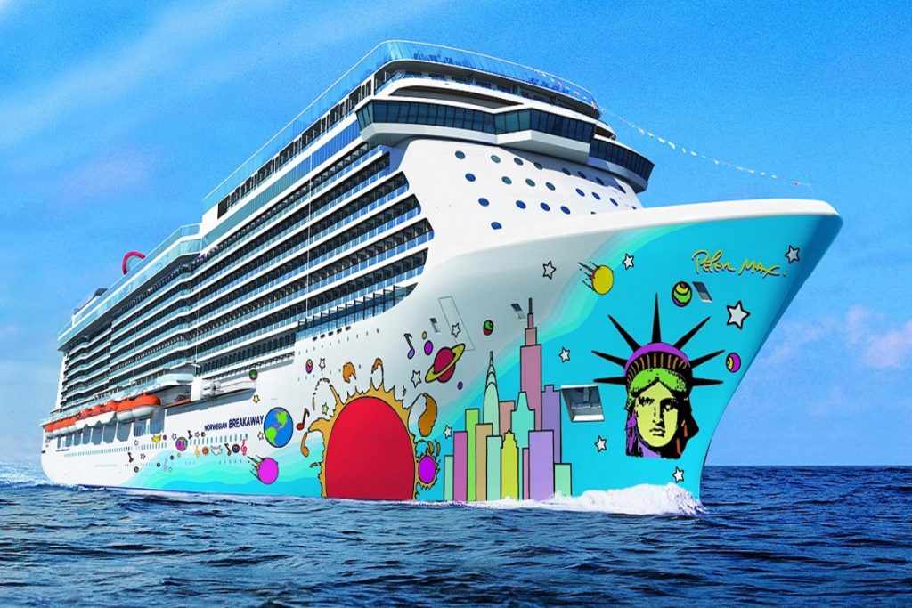 Στον Πειραιά για πρώτη φορά το Norwegian Breakaway (video)