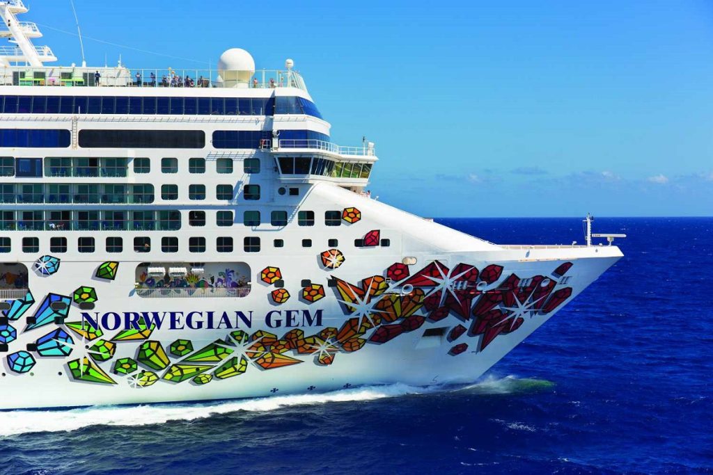 Norwegian Gem: Αναχωρώντας από τον Πειραιά (video)