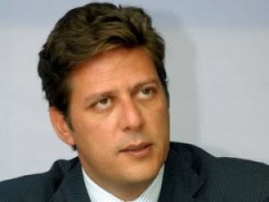 o_barbitsiwtis_gia_tis_politikes_krouazieras-2014