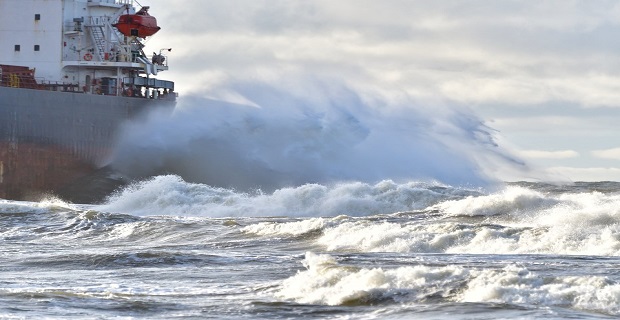 Προσάραξη ελληνόκτητου πλοίου στην Λιθουανία (photos)