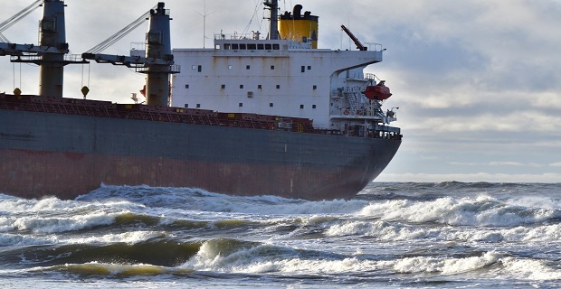 Προσάραξη ελληνόκτητου πλοίου στην Λιθουανία (photos)