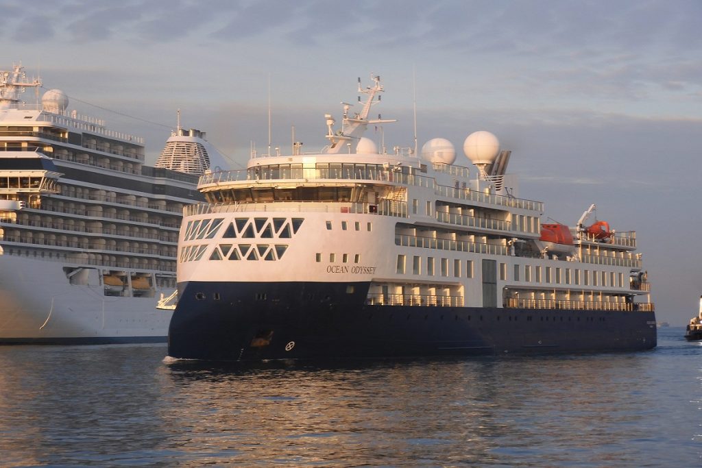 Στον Πειραιά για πρώτη φορά το πολυτελές OCEAN ODYSSEY (video)