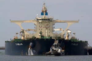 oi-ellhnes-efoplistes-apolambanoun-56-foroapallages