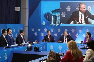 oikonomiko_forum_delfon_