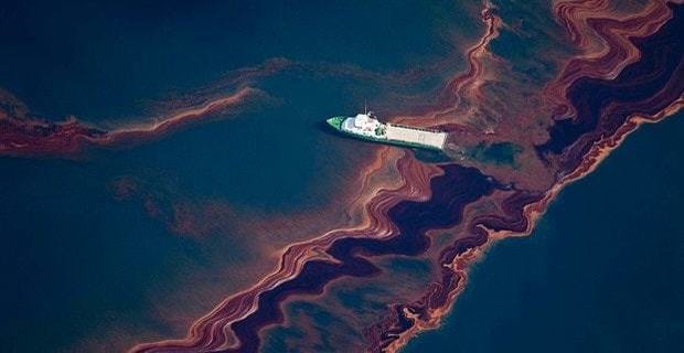 Επιστήμονες δημιούργησαν νέο υλικό για την απομάκρυνση πετρελαίου (video) Επιστήμονες δημιούργησαν νέο υλικό για την απομάκρυνση πετρελαίου (video)