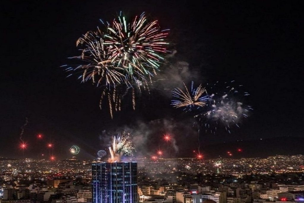 Πειραιάς: Με εντυπωσιακό υπερθέαμα η υποδοχή του 2024 και του 1ου πλοίου που θα καταπλεύσει στο μεγάλο λιμάνι