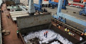 panama_boreiokoreatiko_ploio_me_opla_