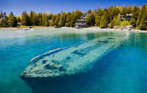 panemorfo-nauagio-se-limnh