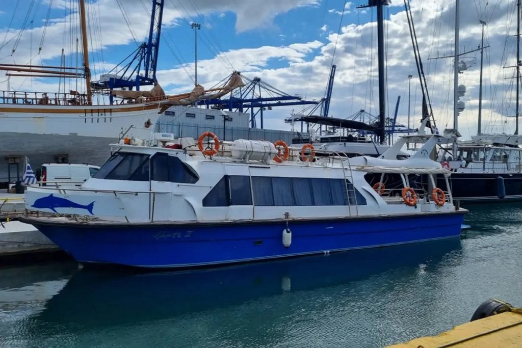 Μηχανική βλάβη στο πλοίο «Paxos Express»