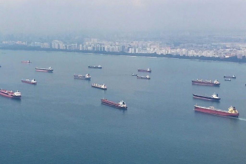 Επίθεση σε δεξαμενόπλοιο από 7 ένοπλους στα στενά της Σιγκαπούρης