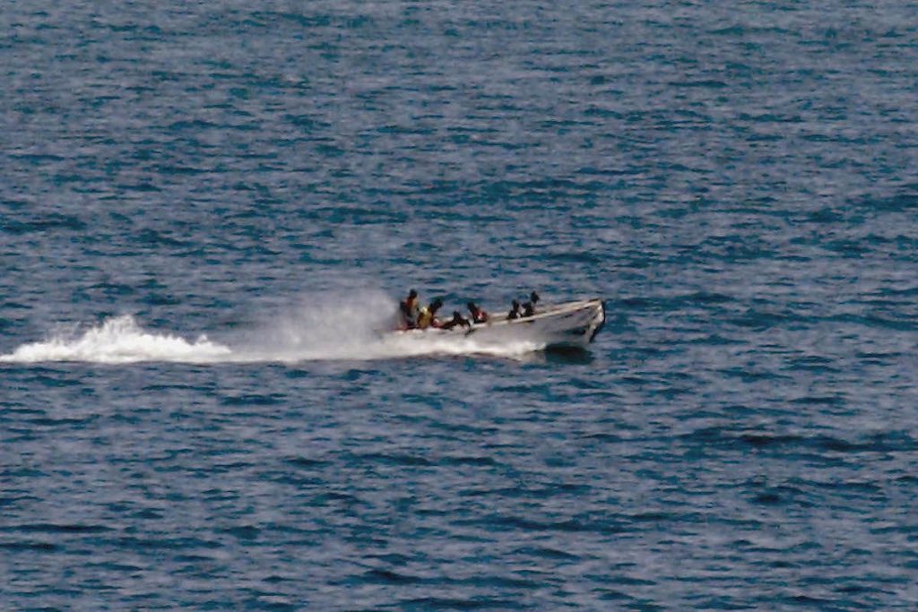 ΒΙΝΤΕΟ: Πειρατική επίθεση στη Σομαλία – Απήχθησαν 23 ναυτικοί