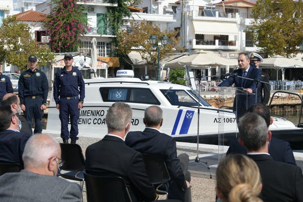Το πρώτο από τα 15 νέα περιπολικά σκάφη με σύγχρονο ιατρικό εξοπλισμό παρέδωσε στη Σκιάθο ο ΥΝΑΝΠ Γιάννης Πλακιωτάκης (Photo)
