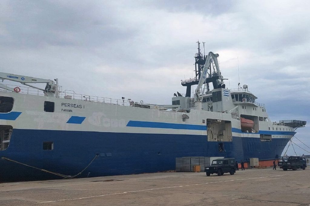 Έφτασε στην Σαλαμίνα το «ΠΕΡΣΕΥΣ», δωρέα του ιδρύματος Αικατερίνη Λασκαρίδη στο Πολεμικό Ναυτικό (photos)