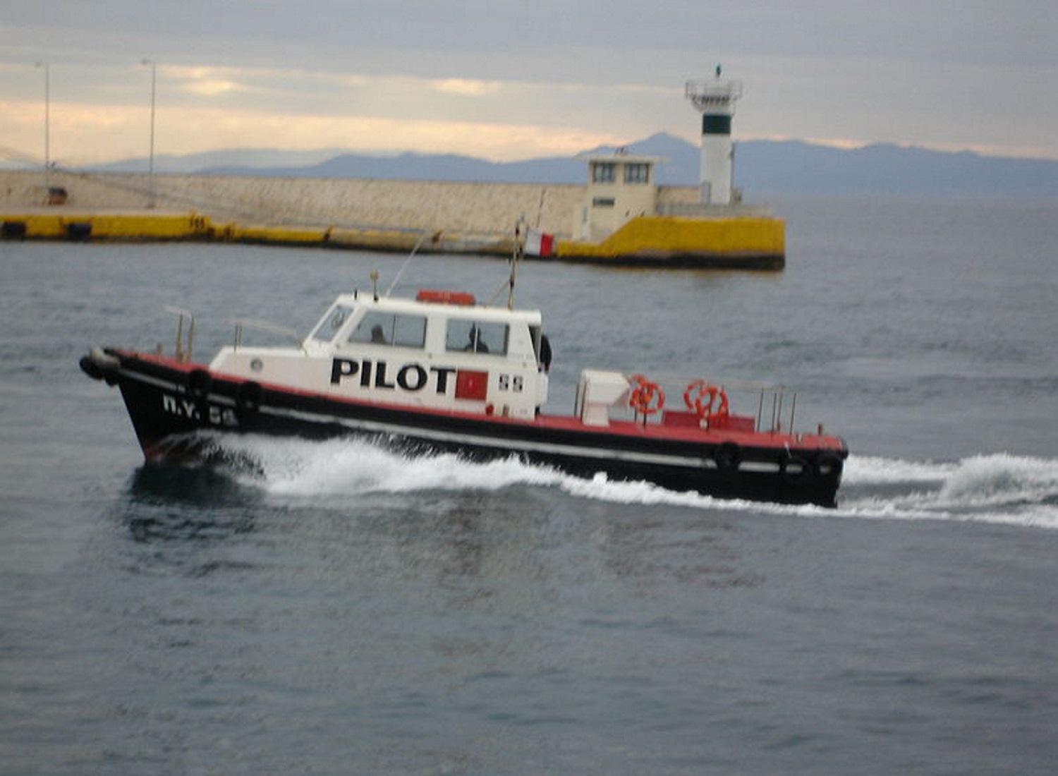 Πλοηγικά πλοία στον Πλοηγικό Σταθμό Θεσσαλονίκης – Πρόσληψη πλοηγών 2025