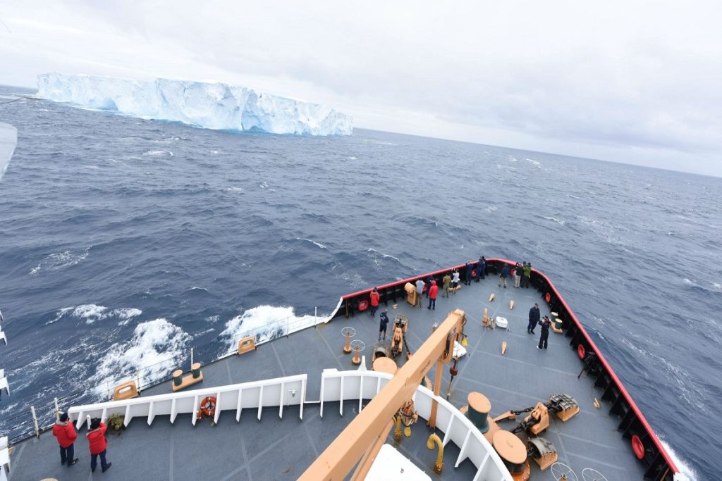 Το παγοθραυστικό Polar Star σημείωσε νέο ρεκόρ Γκίνες πλέοντας στο νοτιότερο σημείο του πλανήτη!