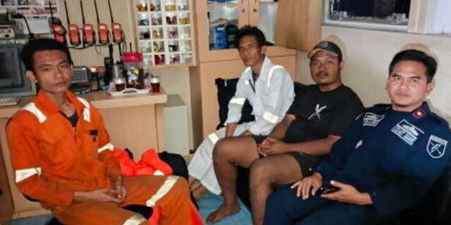 Πλοίο του οποίου είχε απαγορευτεί η είσοδος στην Αυστραλία πήρε φωτιά και βυθίστηκε!