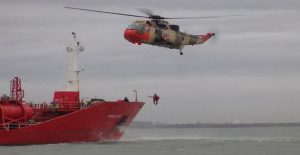 plohgos_epese_anaisthitos_sti_gefura_ploiou41