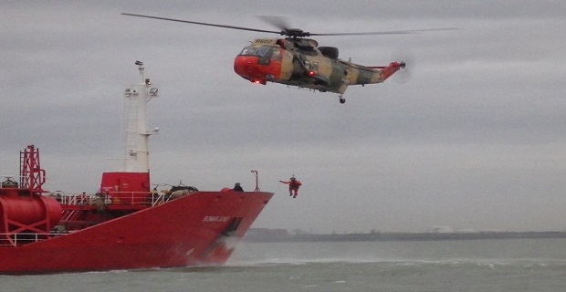 plohgos_epese_anaisthitos_sti_gefura_ploiou4