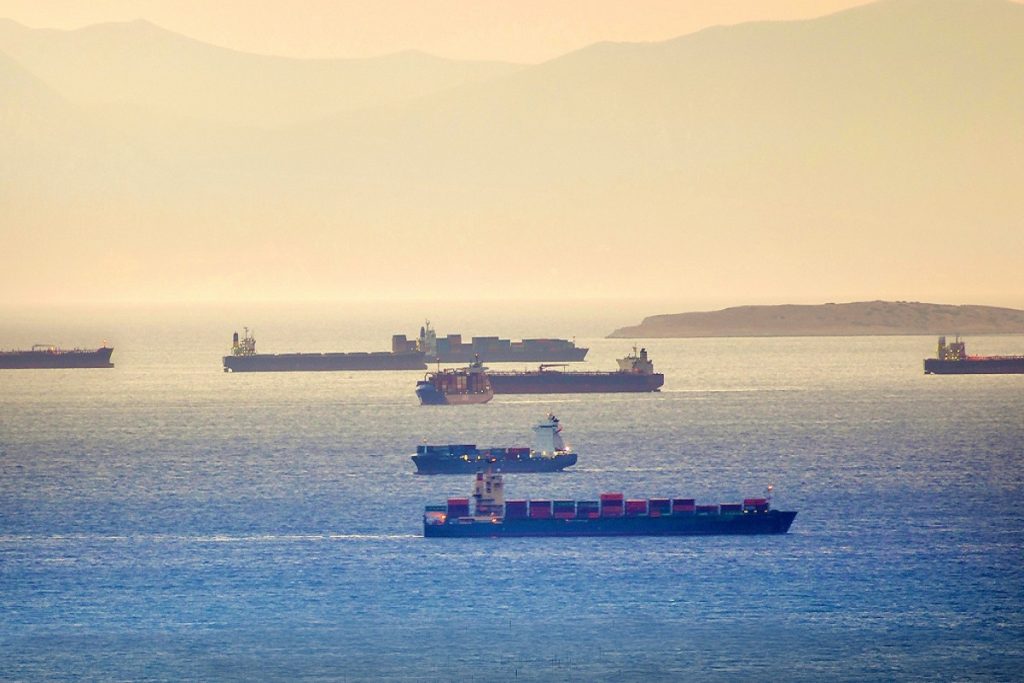 13 ελληνικά πλοία και 100 Έλληνες ναυτικοί στη Μαύρη Θάλασσα