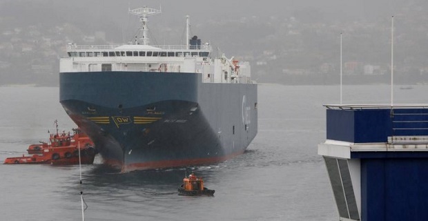 ploio__metaforas_oxhmatwn_sugkroustike_me_alieutiko_