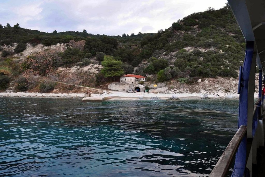 Φορτηγό κύλησε και σκότωσε 57χρονο ναυτικό σε πλοίο για Άγιον Όρος