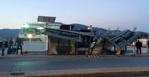 ploio_edese_sti_stasi_tou_ktel_