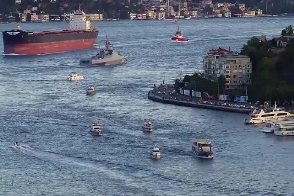 Πυρ άνοιξε το ρωσικό ναυτικό σε τουρκικό φορτηγό πλοίο στη Mαύρη θάλασσα!