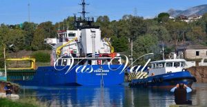 ploio_kollhse_sto_isthmo_ths_korinthou