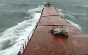 ploio_kovetai_STA_DUO_KAI_vouliazei-scaled