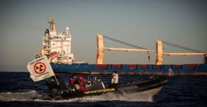 ploio_me_purinika_apovlita_