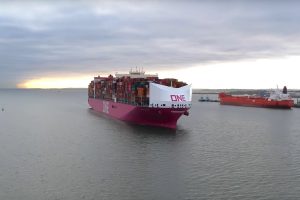 ploio_me_systhma_ektrophs_anemou