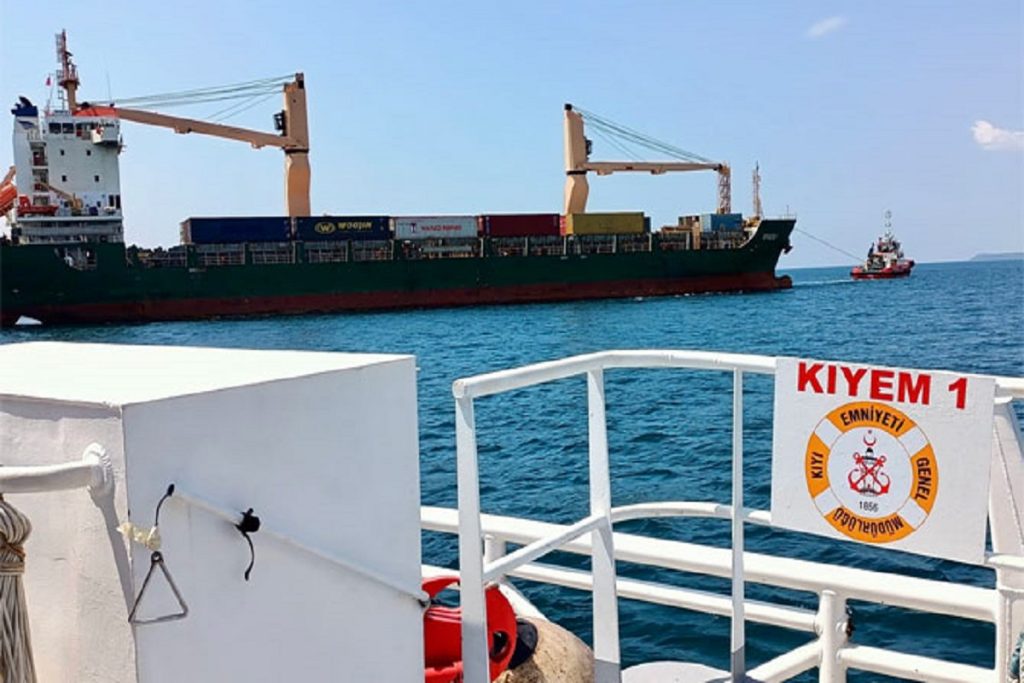 Θρίλερ στα Δαρδανέλλια: Μηχανική βλάβη σε φορτηγό πλοίο ύποπτο για μεταφορά όπλων