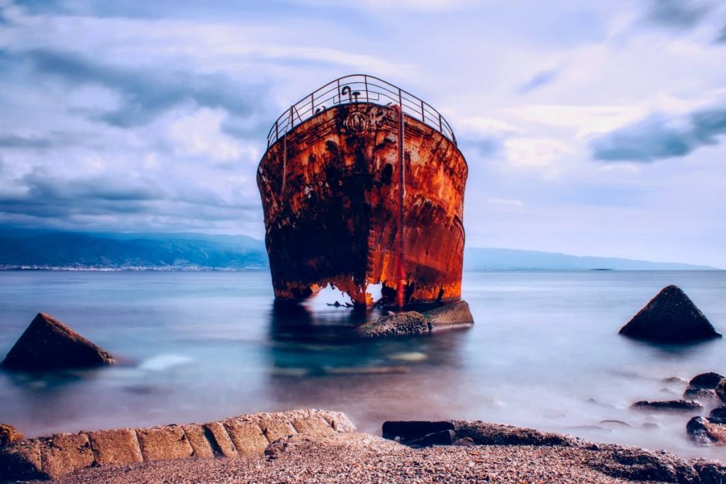 Τι έφταιξε Καπετάνιε και ναυαγήσαμε… άνεργοι;