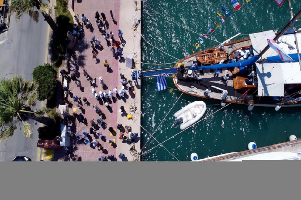 «EΠΑΝΑCΥΣΤΑΣΗ ’21: η πλωτή έκθεση» - Εγκαινιάστηκε στη Χίο και ξεκινά το ταξίδι στο Αιγαίο (photo)