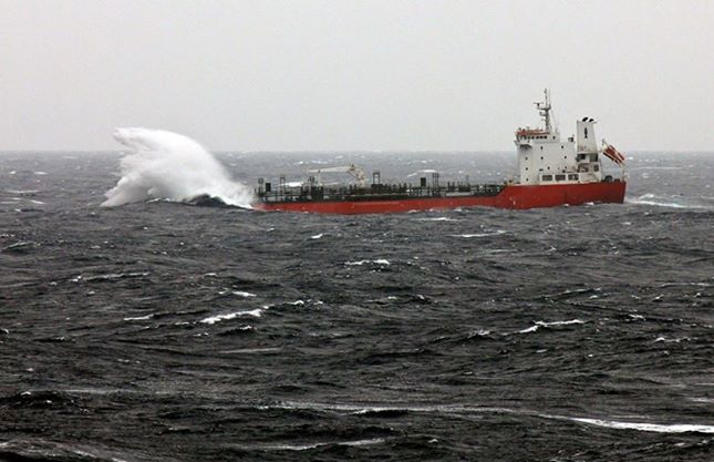 pontoporos_naftilia_wave_