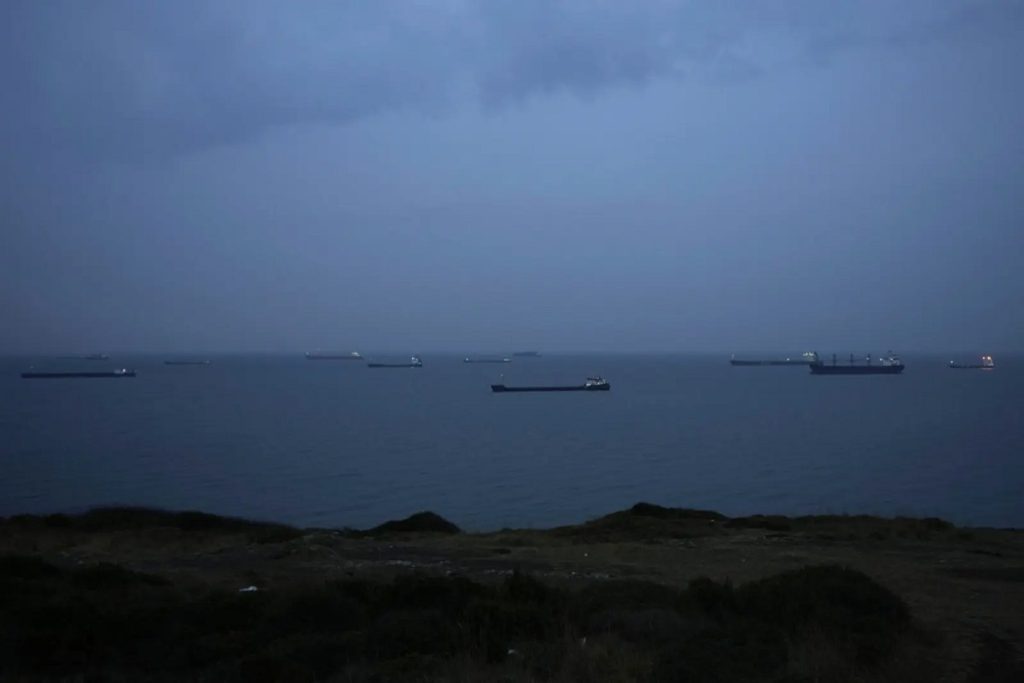 Τρεις ναυτικοί αγνοούνται μετά τη βύθιση φορτηγού πλοίου στα ανοιχτά της Ρουμανίας- Φόβοι ότι χτυπήθηκε από νάρκη
