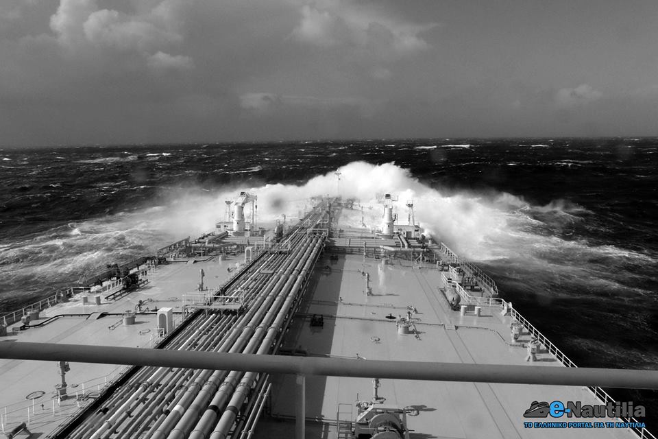 Και μετά σου λένε ότι οι ναυτικοί πληρώνονται καλά... pontoporos_nautilia_