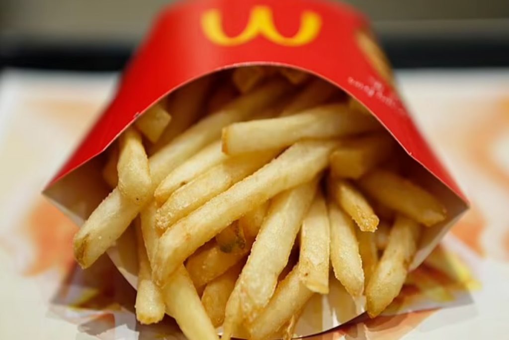 Τα McDonald's αναστέλλουν την πώληση μεσαίου και μεγάλου μεγέθους πατάτες λόγω τις συμφόρησης στα λιμάνια